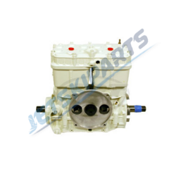 Ümberehitatud, vahetatud südamikuga valge Sea-Doo 587 mootor